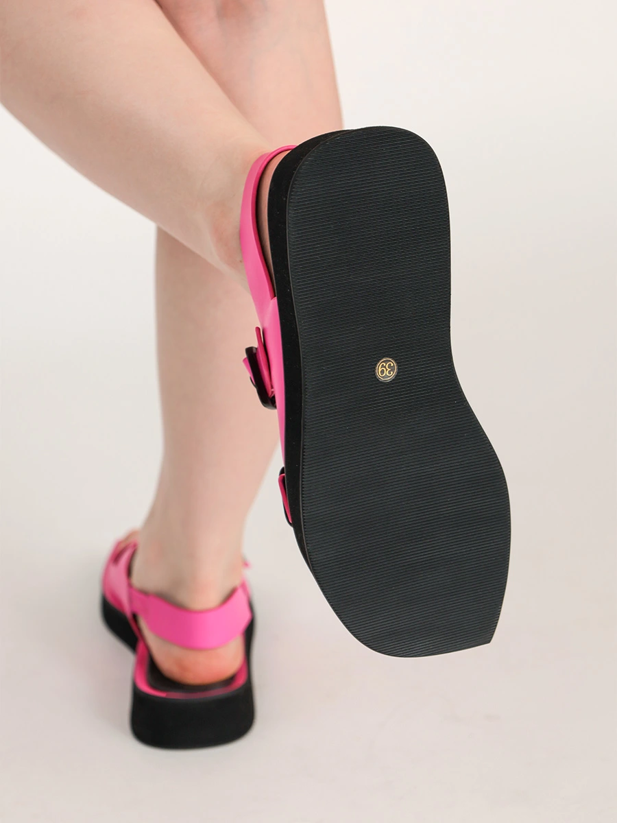 Босоножки розовые на объемной подошве